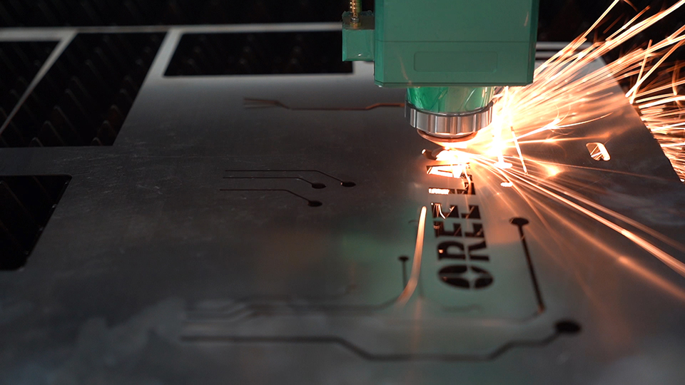 Máy cắt laser cho phép chuyển đổi gia công kim loại và nâng cấp lên làn đường nhanh chóng(图1)